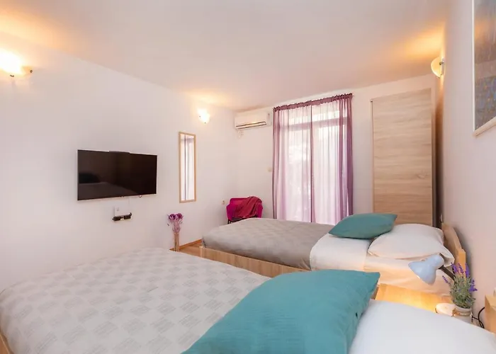 Bis Apartments 1 & 2
