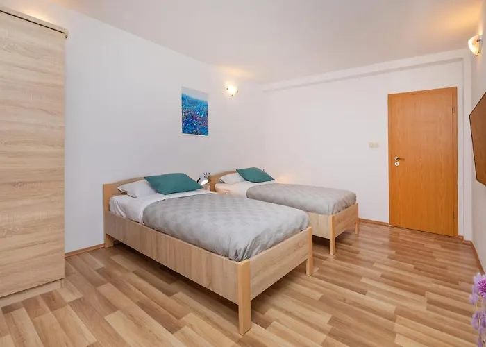 Bis Apartments 1 & 2